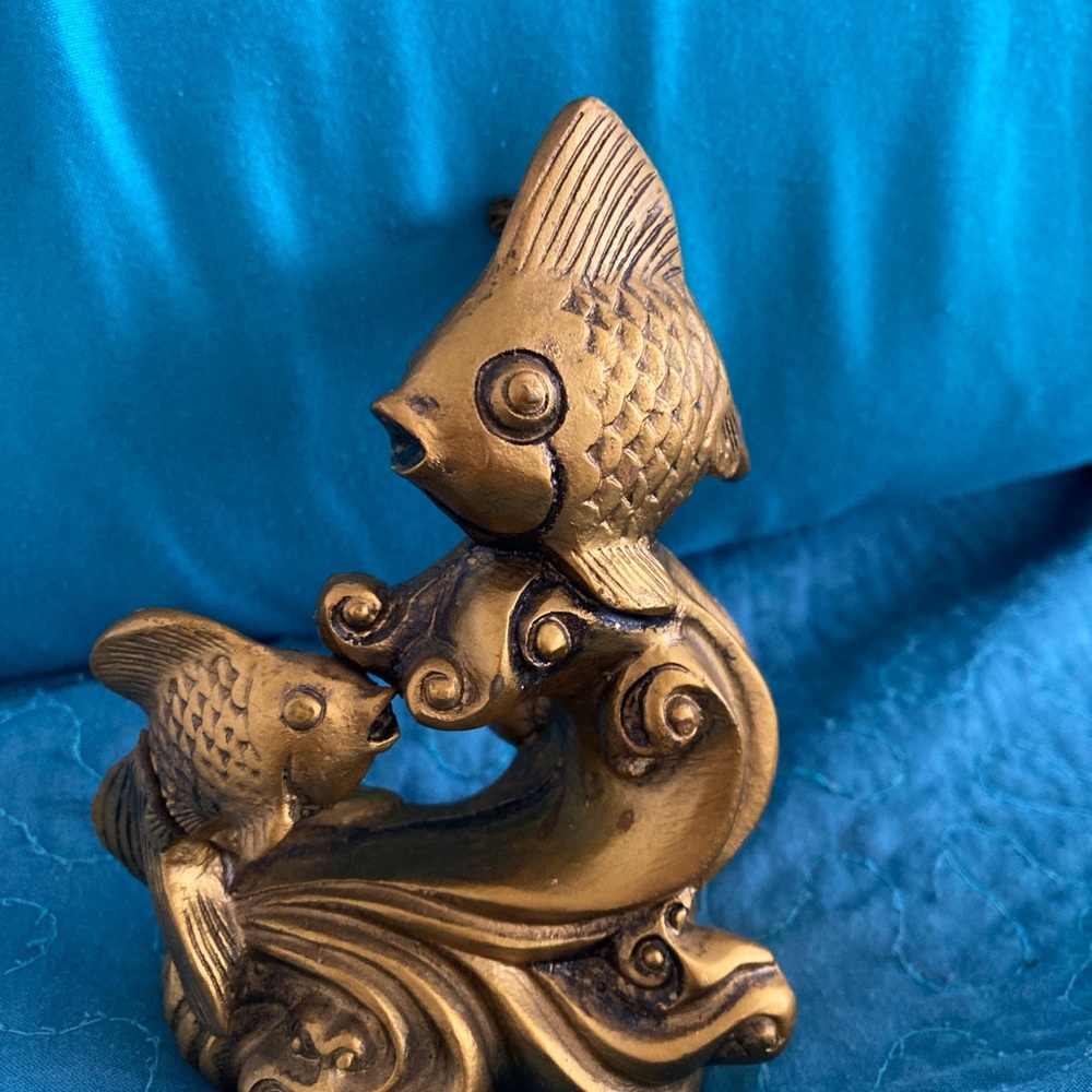 Bronze/copper miniature 5”x4” two fishes-koi or goldfish frolicking in water - Picture 3 of 6
